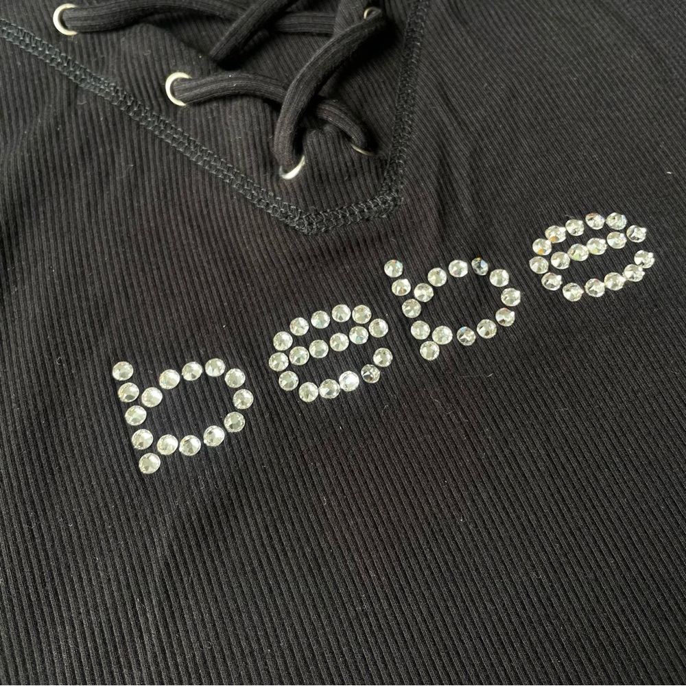 Bebe Ribbed Short Sleeve Rhinestone Tee Size S Black Y2K vibes - Picture 4 of 5